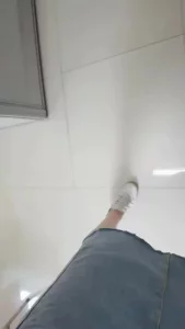 骚逼办公室没人扣逼给我看！